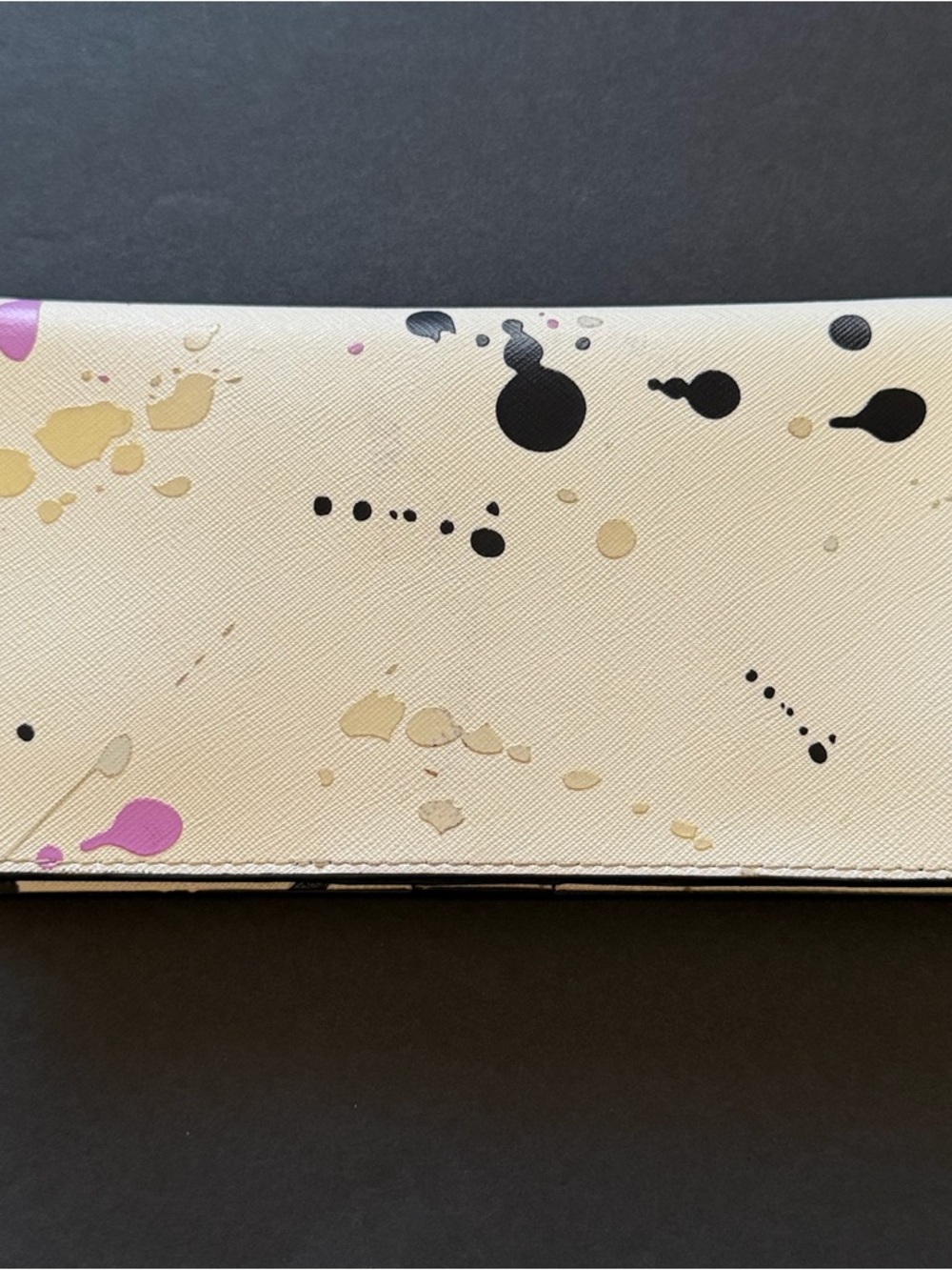 Henri Bendel West 57th Beige Splatter Paint Wallet Leather Zip Travel Slim - Picture 5 of 12